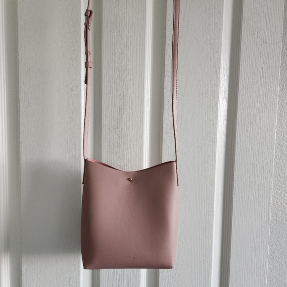 Samara Vegan Leather Medium Shoulder Bag - Picture 5 of 12